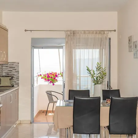 Inhouse * Sarande