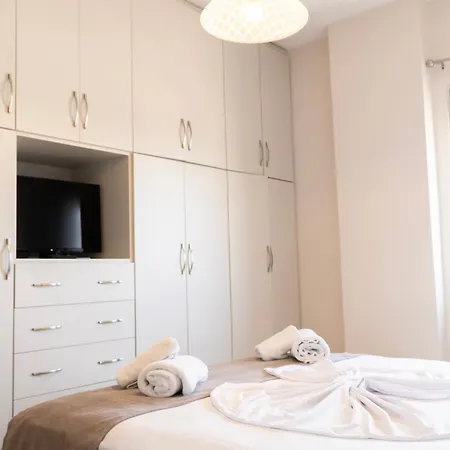 Apartment Inhouse *