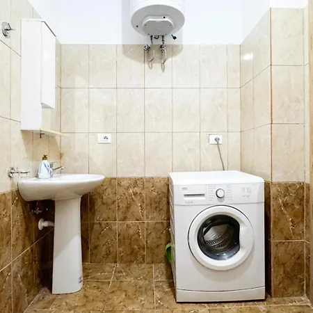 Apartment Inhouse *